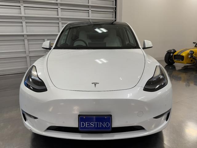 モデルY パフォーマンス 2022年式/4WD/ホワイトレザーインテリア/オートパイロット/パノラマガラスルーフ/ETC2.0(3枚目)