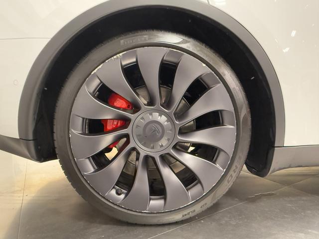 モデルY パフォーマンス 2022年式/4WD/ホワイトレザーインテリア/オートパイロット/パノラマガラスルーフ/ETC2.0(7枚目)