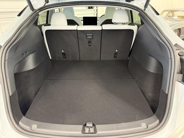 モデルY パフォーマンス 2022年式/4WD/ホワイトレザーインテリア/オートパイロット/パノラマガラスルーフ/ETC2.0(12枚目)