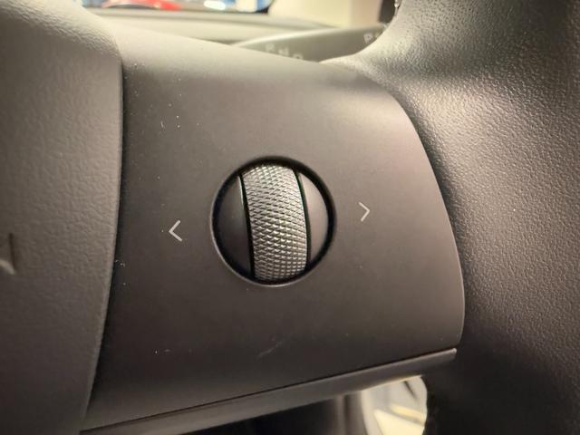 モデルY パフォーマンス 2022年式/4WD/ホワイトレザーインテリア/オートパイロット/パノラマガラスルーフ/ETC2.0(18枚目)