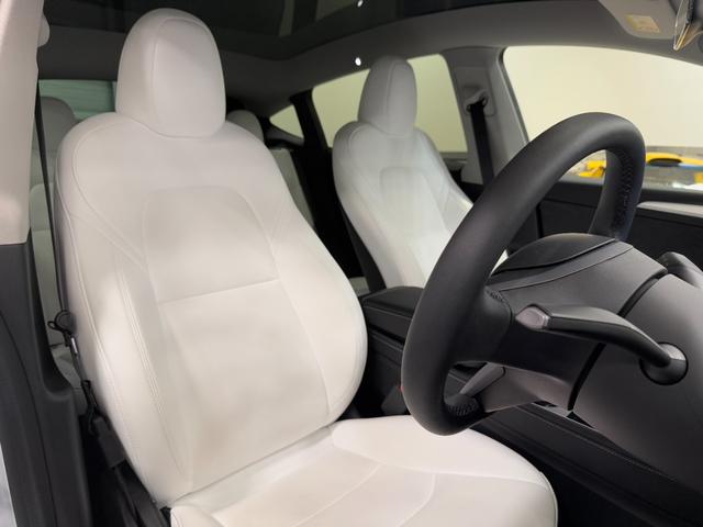 モデルY パフォーマンス 2022年式/4WD/ホワイトレザーインテリア/オートパイロット/パノラマガラスルーフ/ETC2.0(30枚目)