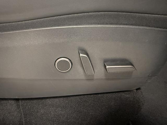 モデルY パフォーマンス 2022年式/4WD/ホワイトレザーインテリア/オートパイロット/パノラマガラスルーフ/ETC2.0(31枚目)