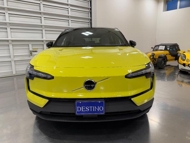 EX30 ウルトラシングルモーター エクステンデッドレンジ 2024年式/ワンオーナー車/正規ディーラー車/メーカー保証付き/パノラマガラスルーフ/パワーシート&シートヒーター/走行1100KM(3枚目)