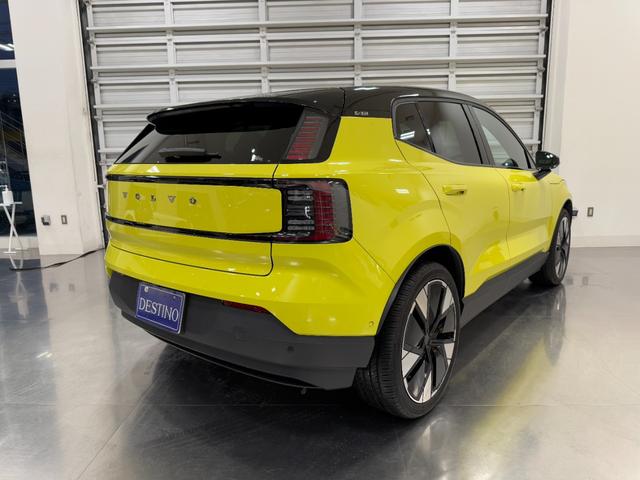 EX30 ウルトラシングルモーター エクステンデッドレンジ 2024年式/ワンオーナー車/正規ディーラー車/メーカー保証付き/パノラマガラスルーフ/パワーシート&シートヒーター/走行1100KM(10枚目)