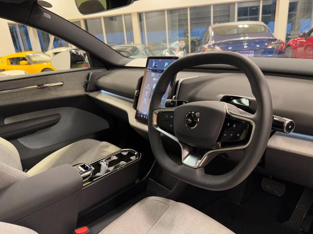 EX30 ウルトラシングルモーター エクステンデッドレンジ 2024年式/ワンオーナー車/正規ディーラー車/メーカー保証付き/パノラマガラスルーフ/パワーシート&シートヒーター/走行1100KM(14枚目)