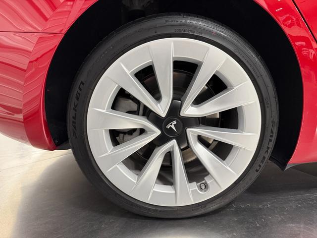 モデル３ ロングレンジ　ＡＷＤ　２０２２年式／ＡＭＤ　Ｒｙｚｅｎ／ウルトラレッド／ＡＷＤ／ガラスルーフ／ブラックレザー／シートヒーター／パワーシート（7枚目）