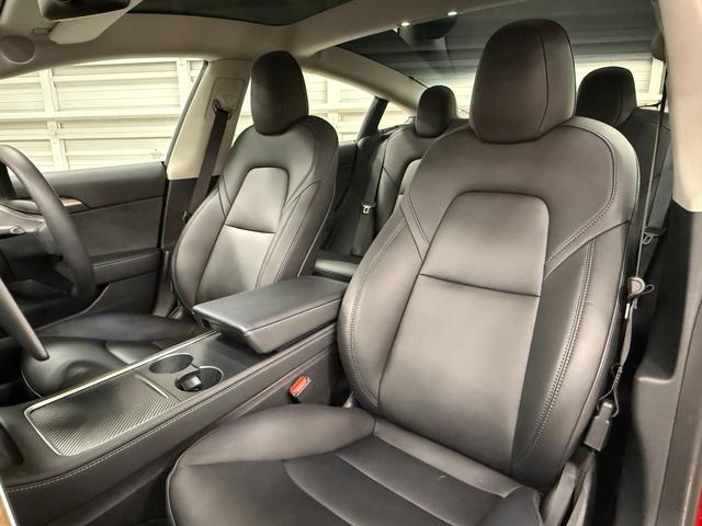 モデル３ ロングレンジ　ＡＷＤ　２０２２年式／ＡＭＤ　Ｒｙｚｅｎ／ウルトラレッド／ＡＷＤ／ガラスルーフ／ブラックレザー／シートヒーター／パワーシート（30枚目）