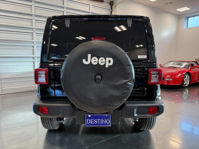 ジープ・ラングラーアンリミテッド サハラ　令和４年式／正規ディーラー車／メーカー保証付き／禁煙車／４ＷＤ純正ナビゲーション／バックカメラ／Ｂｌｕｅｔｏｏｔｈオーディオ／ブラックレザーシート／クルーズコントロール（11枚目）