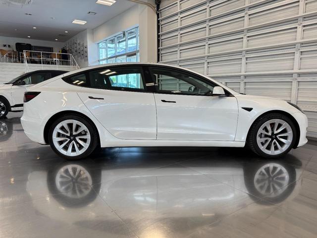 モデル３ ロングレンジ　ＡＷＤ　令和３年式／ＦＳＤ搭載／ロングレンジ／ブラックレザー／バッテリー保証付きパワーシート＆シートヒーター／パノラマガラスルーフ／純正ナビ／ＥＴＣ２．０　／バックカメラ（9枚目）