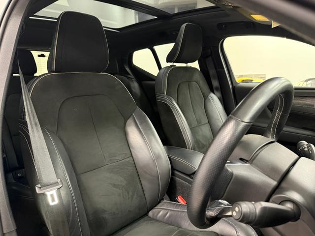 VOLVO XC40 B4 AWD R-DESIGN