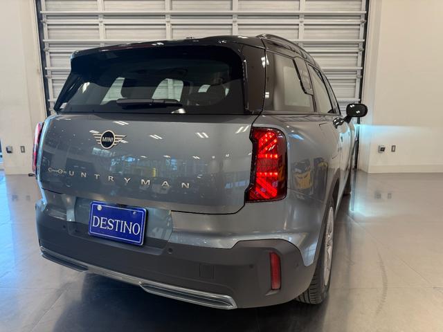 ＭＩＮＩ カントリーマンＥ　クラシック・トリム　令和６年式／カントリーマンＥ／Ｍパッケージ／ハーフレザーシート／全方位モニター／ＬＥＤオートヘッドライト（10枚目）