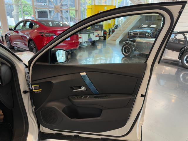 E-C4 シャイン ワンオーナー/パノラミックスライディングルーフ/バックモニター/LEDオートヘッドライト(13枚目)