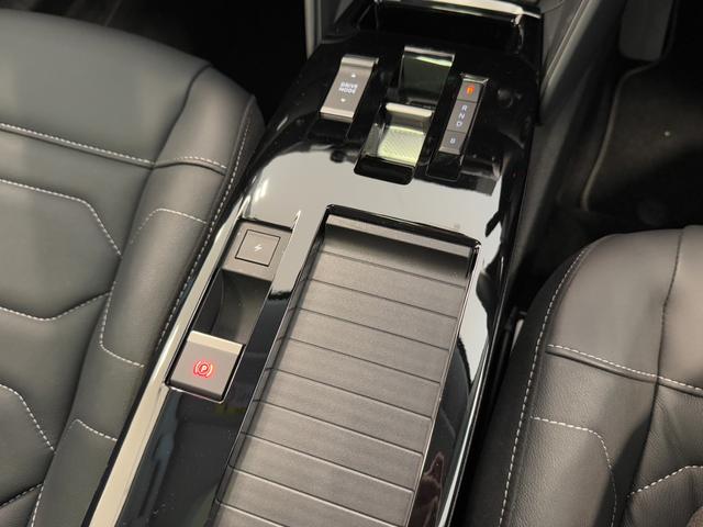 E-C4 シャイン ワンオーナー/パノラミックスライディングルーフ/バックモニター/LEDオートヘッドライト(23枚目)