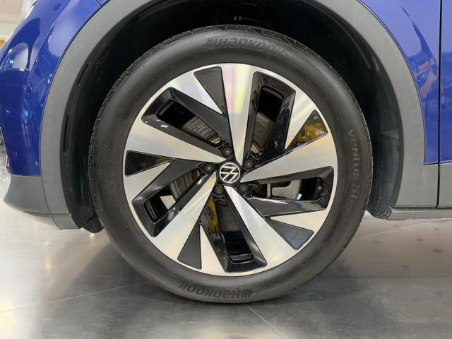 ID.4 プロ 令和5年式/ID4 プロ/パノラミックグラスルーフ/ハーフレザーシート&ヒーター/カープレイ&全方位モニター/LEDオートヘッドライト(5枚目)