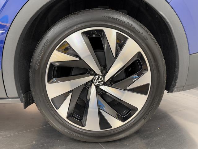 ID.4 プロ 令和5年式/ID4 プロ/パノラミックグラスルーフ/ハーフレザーシート&ヒーター/カープレイ&全方位モニター/LEDオートヘッドライト(6枚目)