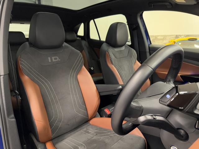 ID.4 プロ 令和5年式/ID4 プロ/パノラミックグラスルーフ/ハーフレザーシート&ヒーター/カープレイ&全方位モニター/LEDオートヘッドライト(30枚目)