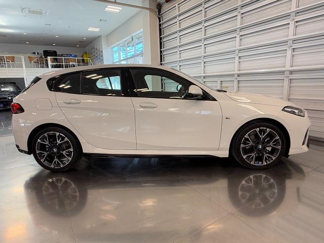 1シリーズ 120 Mスポーツ 令和7年式/M-Sportパッケージ/専用ハーフレザーシート/LEDオートヘッドライト/走行3000km(9枚目)