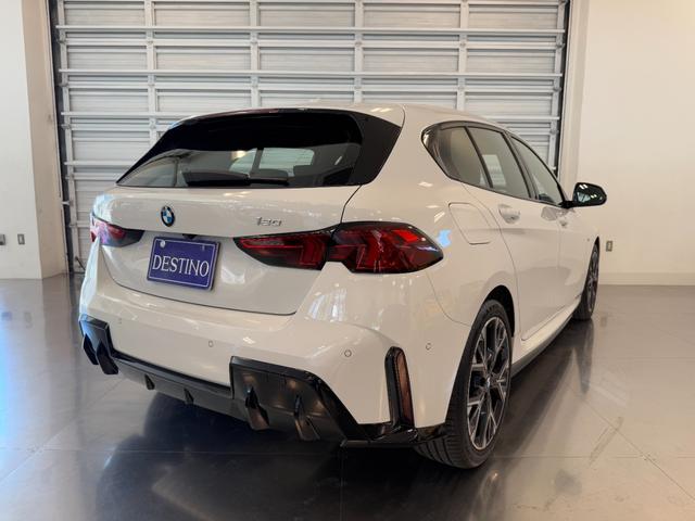 1シリーズ 120 Mスポーツ 令和7年式/M-Sportパッケージ/専用ハーフレザーシート/LEDオートヘッドライト/走行3000km(10枚目)