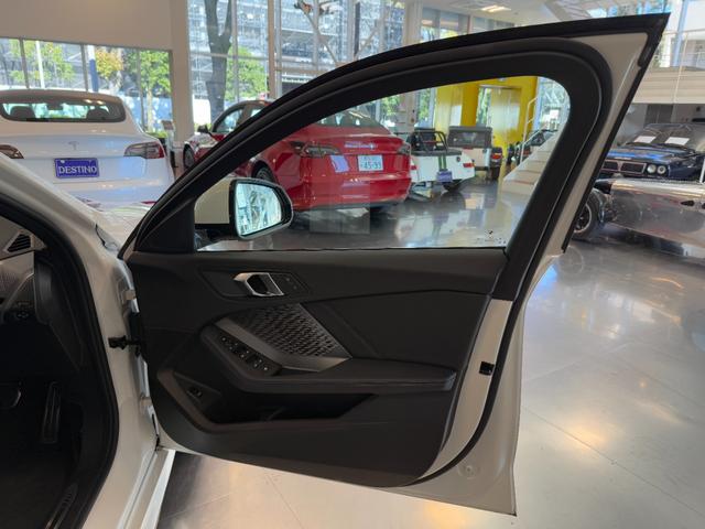 1シリーズ 120 Mスポーツ 令和7年式/M-Sportパッケージ/専用ハーフレザーシート/LEDオートヘッドライト/走行3000km(14枚目)