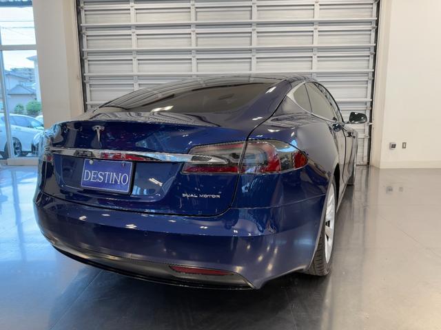 プライベートカー＆ビジネスカーとしても抵抗なくご使用頂ける一台です。魅力的な一台です。