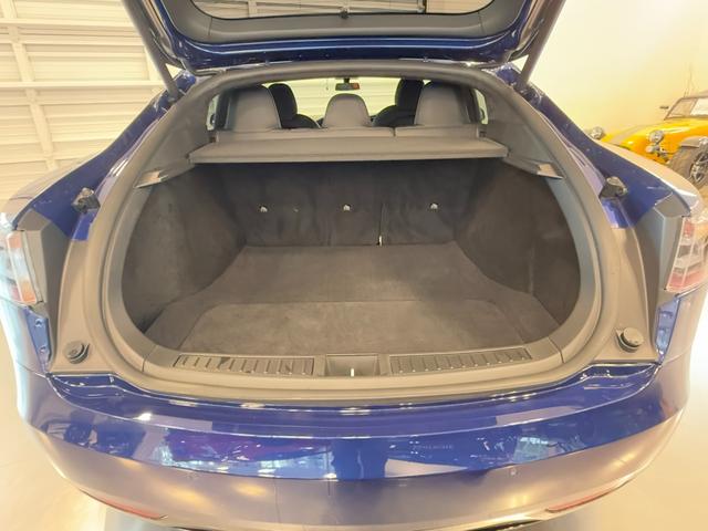 大容量のトランクルーム！アウトドアにも最適です。