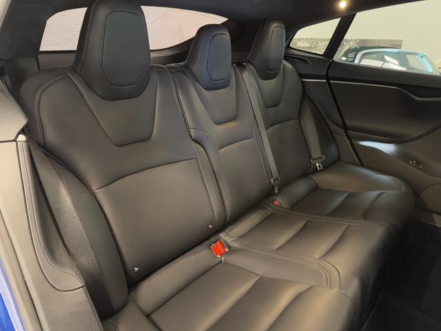 全ての座席のコンディションも良好！内外装共に状態良好のテスラです。かなりお買い得です、是非お問い合わせください。