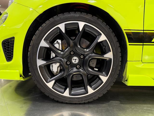 アバルト595 コンペティツィオーネ メイクユアスコーピオン 正規ディーラー車 5速MT カロッツェリアナビ&TV&バックカメラ アドレナリングリーン(5枚目)