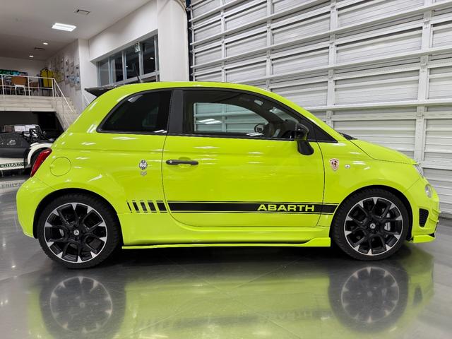 アバルト595 コンペティツィオーネ メイクユアスコーピオン 正規ディーラー車 5速MT カロッツェリアナビ&TV&バックカメラ アドレナリングリーン(9枚目)