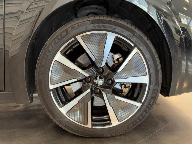 e-208 GTライン 令和3年式/パノラマグラスルーフ/専用ハーフレザーシート/カープレイ&バックモニター/前後ドライブレコーダー(8枚目)