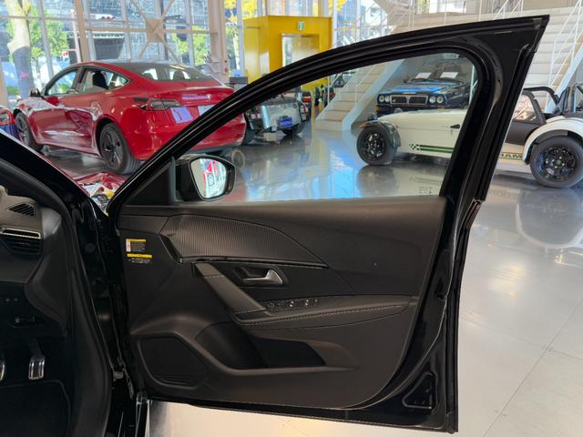 e-208 GTライン 令和3年式/パノラマグラスルーフ/専用ハーフレザーシート/カープレイ&バックモニター/前後ドライブレコーダー(13枚目)