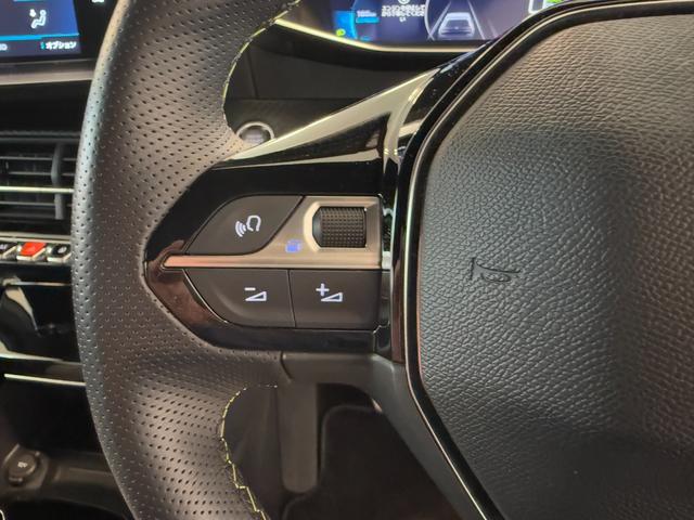 e-208 GTライン 令和3年式/パノラマグラスルーフ/専用ハーフレザーシート/カープレイ&バックモニター/前後ドライブレコーダー(16枚目)