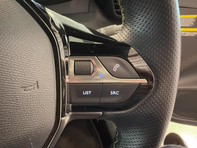 e-208 GTライン 令和3年式/パノラマグラスルーフ/専用ハーフレザーシート/カープレイ&バックモニター/前後ドライブレコーダー(18枚目)