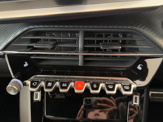 e-208 GTライン 令和3年式/パノラマグラスルーフ/専用ハーフレザーシート/カープレイ&バックモニター/前後ドライブレコーダー(25枚目)