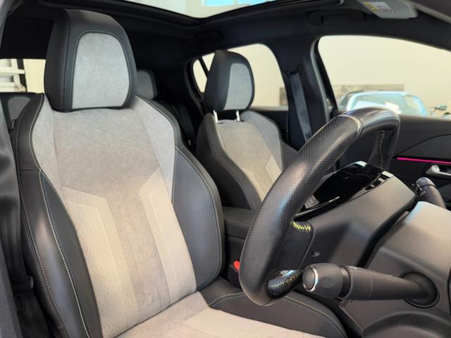 e-208 GTライン 令和3年式/パノラマグラスルーフ/専用ハーフレザーシート/カープレイ&バックモニター/前後ドライブレコーダー(33枚目)