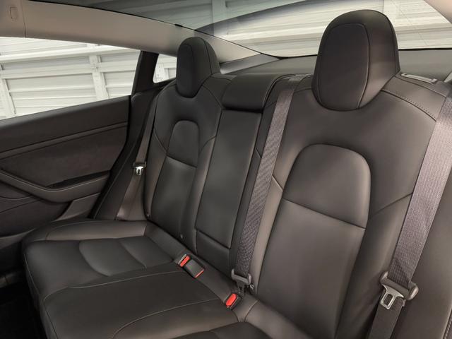 モデル３ スタンダードレンジプラス　２０２１年式／上海製造モデル／Ｉｎｔｅｌ　Ａｔｏｍ／オートパイロット／パノラマガラスルーフ／パワーシート／シートヒーター（31枚目）