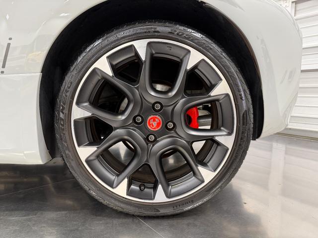 アバルト５９５ コンペティツィオーネ　２０１９年式／正規ディーラ車／５速ＭＴ車／１４５ｐｓ／純正ホイール／ドラレコ／社外ディスプレイ（6枚目）