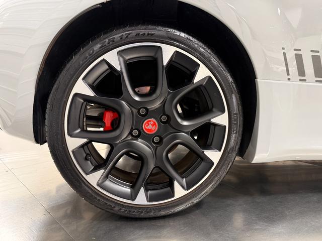 アバルト５９５ コンペティツィオーネ　２０１９年式／正規ディーラ車／５速ＭＴ車／１４５ｐｓ／純正ホイール／ドラレコ／社外ディスプレイ（7枚目）