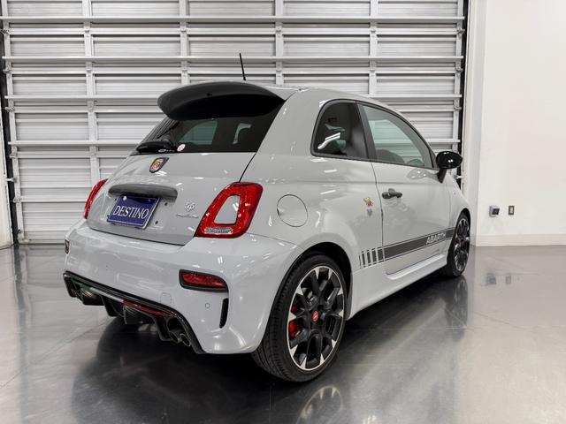 アバルト５９５ コンペティツィオーネ　２０１９年式／正規ディーラ車／５速ＭＴ車／１４５ｐｓ／純正ホイール／ドラレコ／社外ディスプレイ（10枚目）