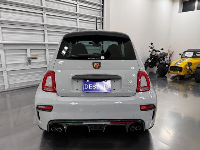アバルト５９５ コンペティツィオーネ　２０１９年式／正規ディーラ車／５速ＭＴ車／１４５ｐｓ／純正ホイール／ドラレコ／社外ディスプレイ（11枚目）