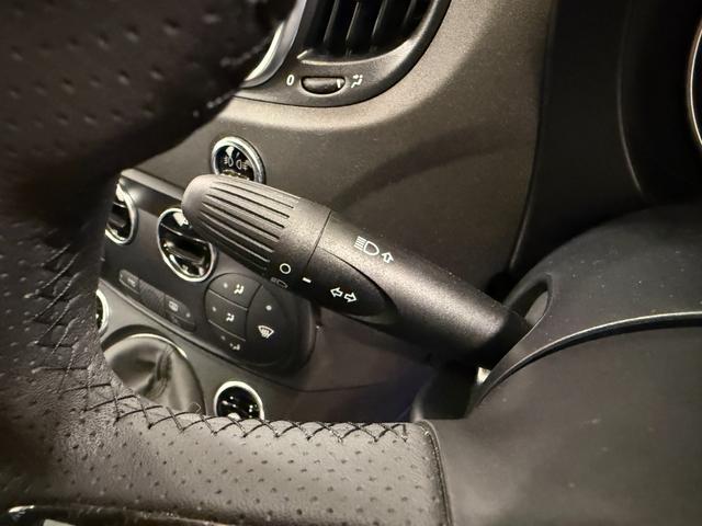 アバルト５９５ コンペティツィオーネ　２０１９年式／正規ディーラ車／５速ＭＴ車／１４５ｐｓ／純正ホイール／ドラレコ／社外ディスプレイ（19枚目）