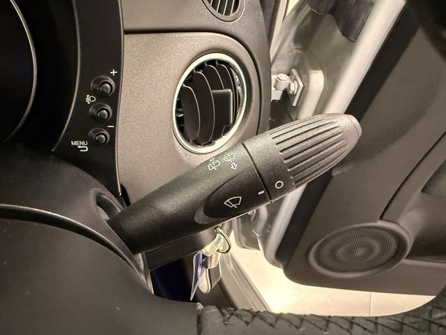 アバルト５９５ コンペティツィオーネ　２０１９年式／正規ディーラ車／５速ＭＴ車／１４５ｐｓ／純正ホイール／ドラレコ／社外ディスプレイ（20枚目）