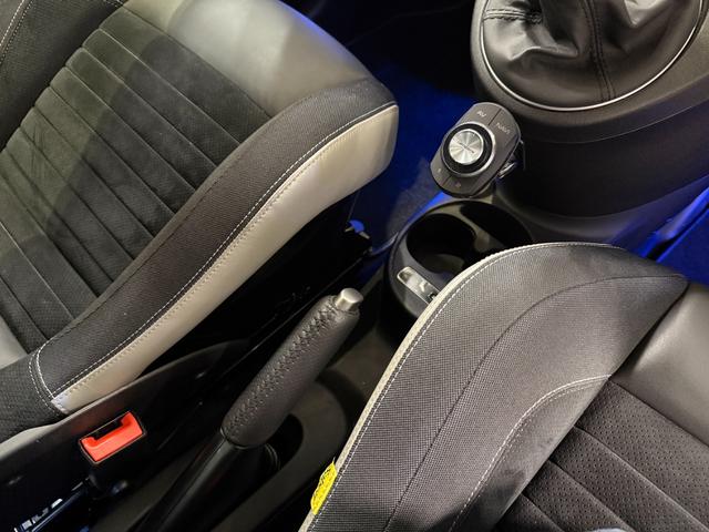 アバルト５９５ コンペティツィオーネ　２０１９年式／正規ディーラ車／５速ＭＴ車／１４５ｐｓ／純正ホイール／ドラレコ／社外ディスプレイ（22枚目）