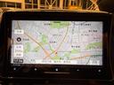今や必要不可欠のナビ搭載!使い勝手も申し分ございません。狭く入り組んだ日本の道もコレで安心!