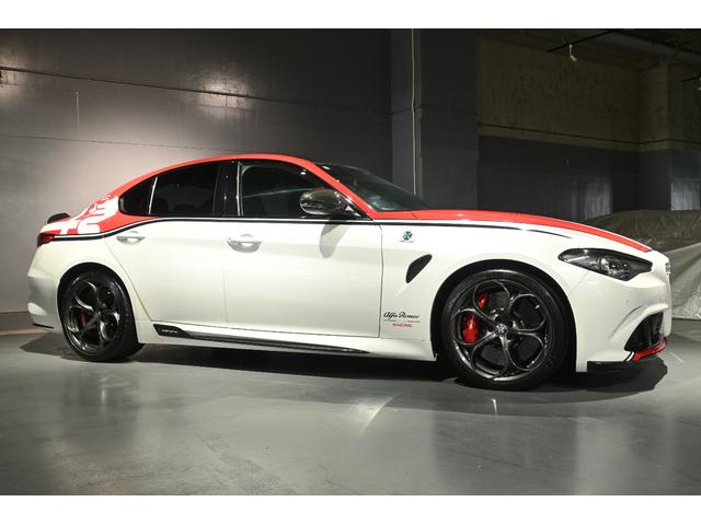 ジュリア クアドリフォリオ　Ｆ１　トリビュート　Ｆ１　Ｔｒｉｂｕｔｏ　国内正規６台限定（2枚目）