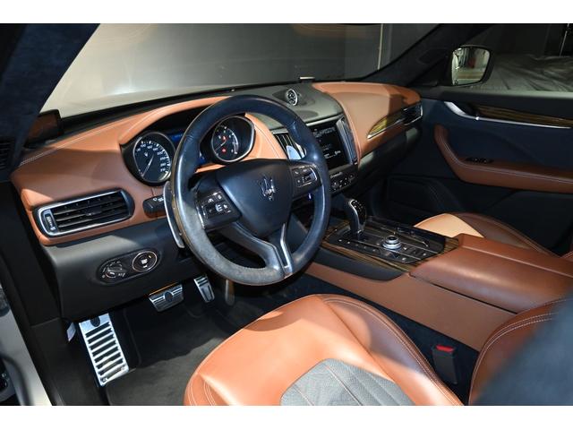 レヴァンテ S 4WD 左H ゼニアエディション(11枚目)