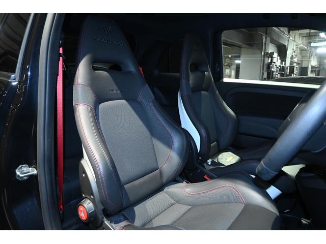 アバルト695 エッセエッセ ベースグレード 専用シート アクラポマフラー ドラレコ ETC(4枚目)