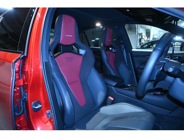 スカイライン ニスモ　３．０　ＮＩＳＭＯ　ＲＥＣＡＲＯシート　カーボン製フィニッシャー装着車　純正ナビサンルーフ　カーマインレッド　Ｇｒｅｄｄｙマフラー（6枚目）