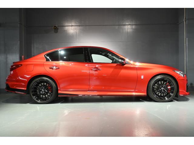 スカイライン ニスモ　３．０　ＮＩＳＭＯ　ＲＥＣＡＲＯシート　カーボン製フィニッシャー装着車　純正ナビサンルーフ　カーマインレッド　Ｇｒｅｄｄｙマフラー（9枚目）