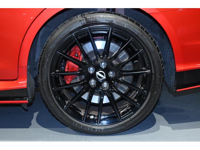 スカイライン ニスモ　３．０　ＮＩＳＭＯ　ＲＥＣＡＲＯシート　カーボン製フィニッシャー装着車　純正ナビサンルーフ　カーマインレッド　Ｇｒｅｄｄｙマフラー（26枚目）