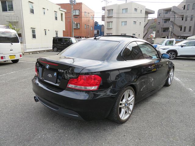 １シリーズ １３５ｉ　１３５ｉ（４名）Ｍパフォーマンスマフラー　ショートシフト　アクティブステアリング　アダプティブコーナリングライト　サンルーフ（8枚目）